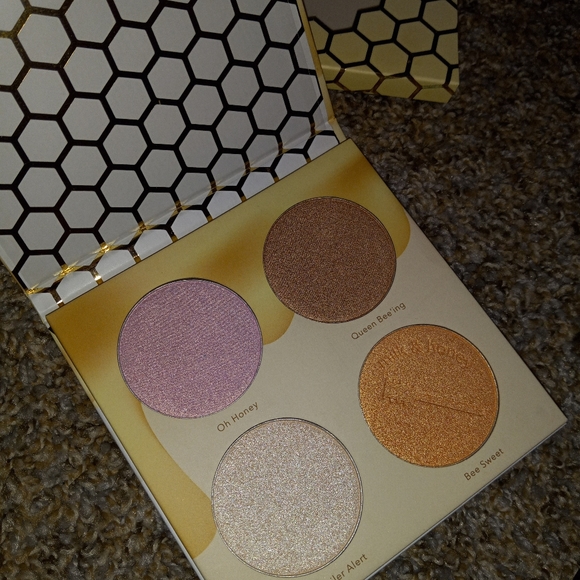 NEW Beauty Bakerie Milk & Honey Highlighting Palette - Picture 7 of 7